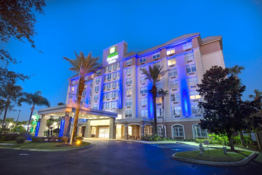 Holiday Inn Express & Suites S Lake Buena Vista Image 12