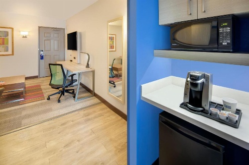 Holiday Inn Express & Suites S Lake Buena Vista image 14