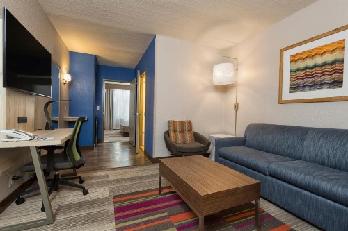 Holiday Inn Express & Suites S Lake Buena Vista image 15