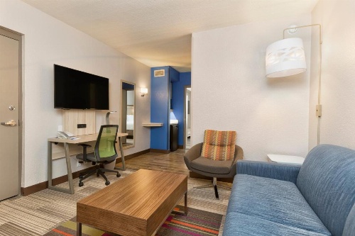 Holiday Inn Express & Suites S Lake Buena Vista image 18