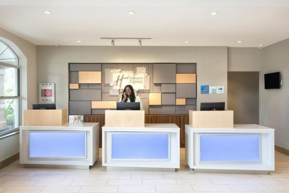Holiday Inn Express & Suites S Lake Buena Vista Image 28
